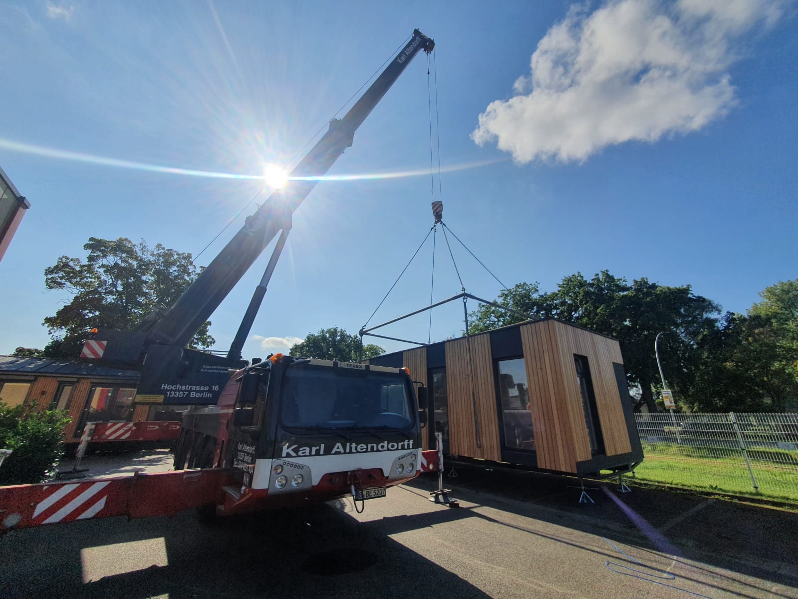 Mobilheim Lieferung Kran - Mobilheim Kolbe